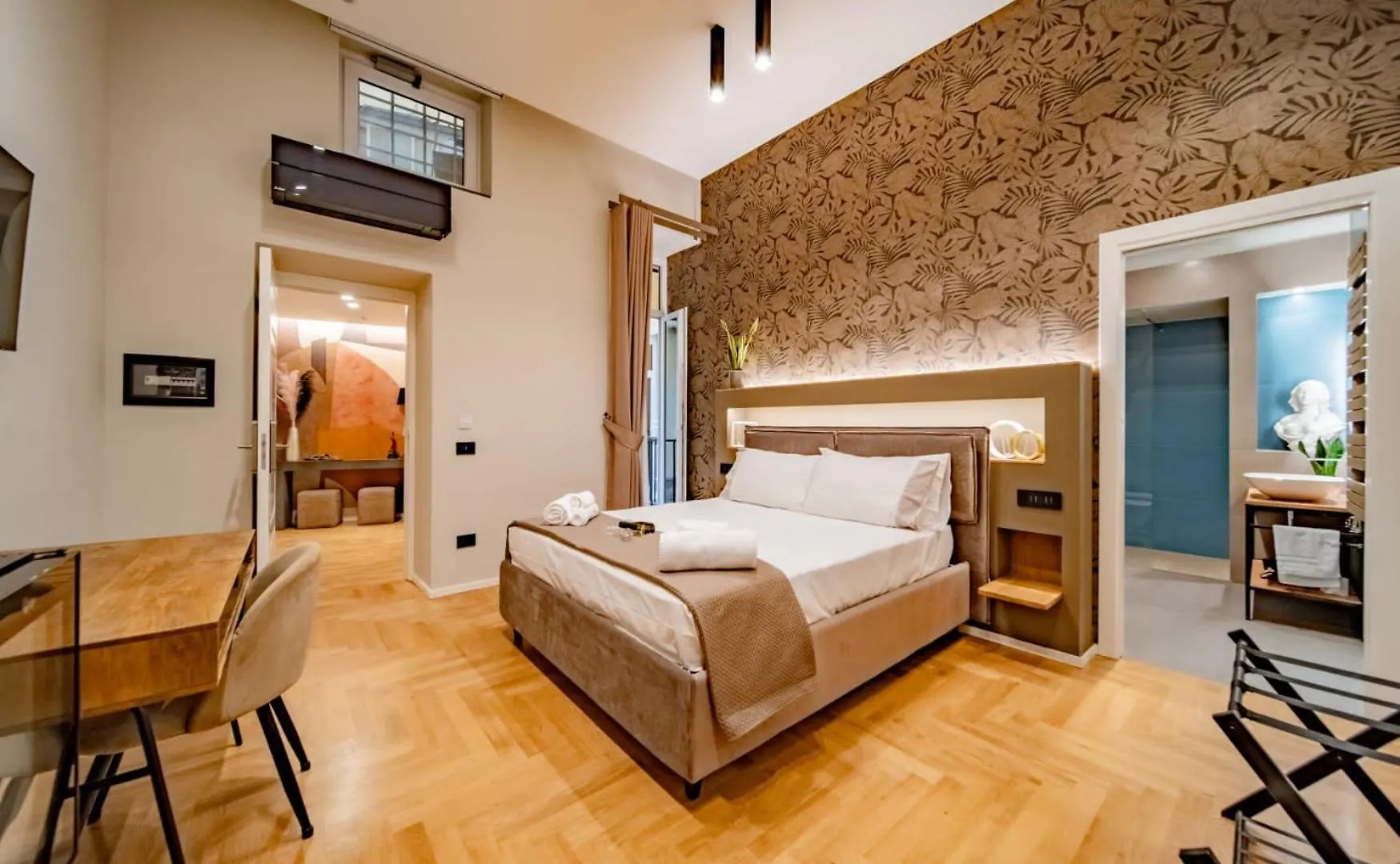 Hugo'S Home Naples Italy