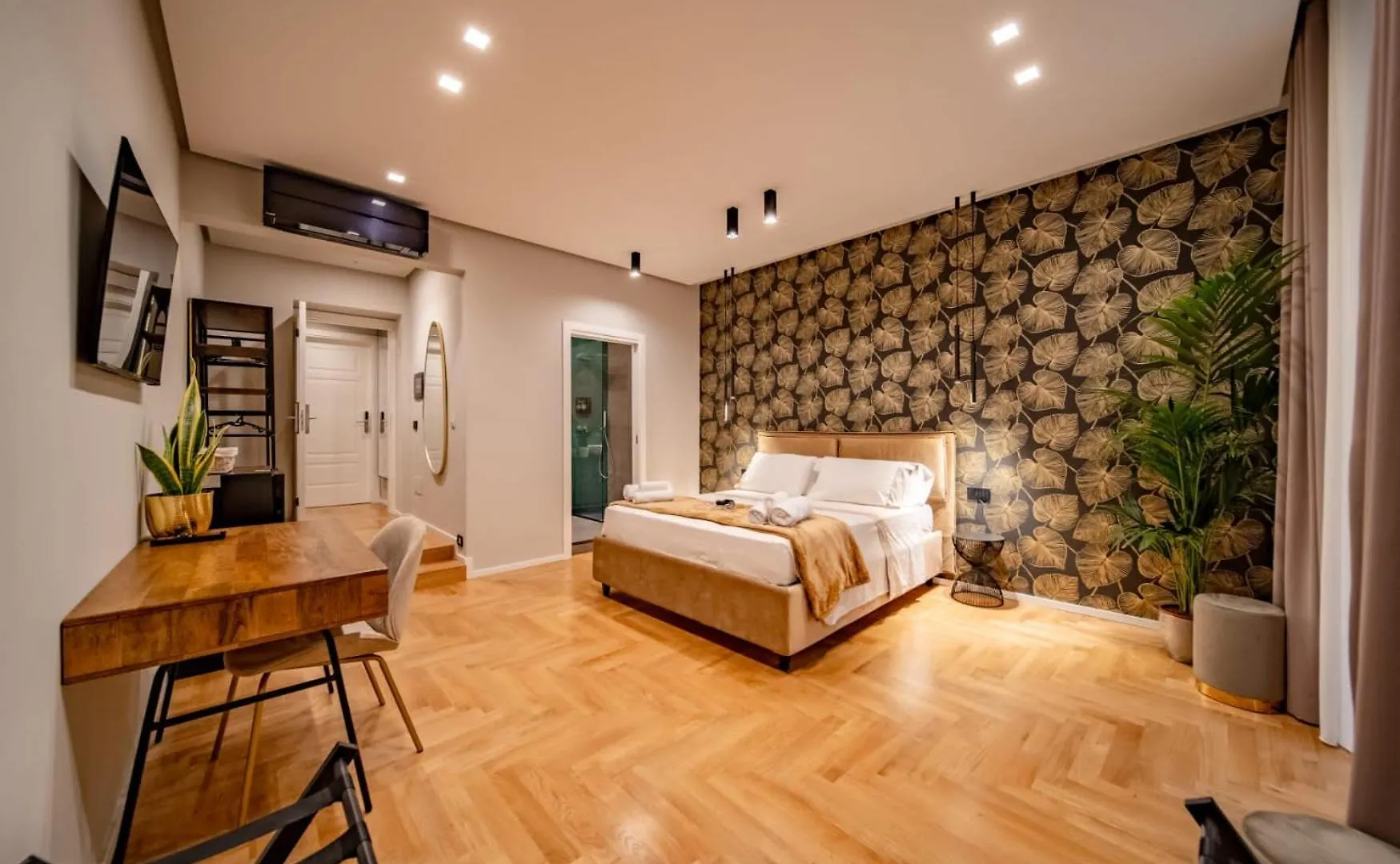 Hugo'S Home Naples Italy